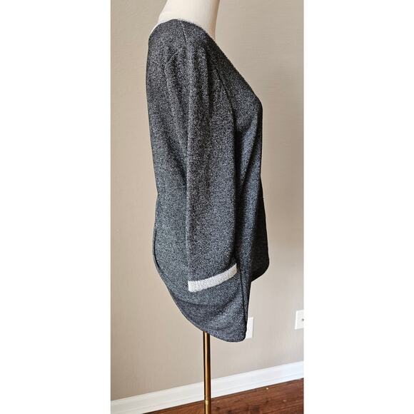 Weekends by Chico's French Terry Shimmer Asymmetrical-Hem Top Women Size 0 Small - Picture 4 of 6